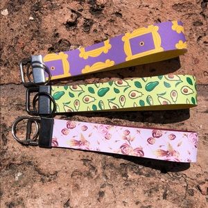 Hi, I’m selling Wristlets that are handmade by me. Each wristlet is only $7